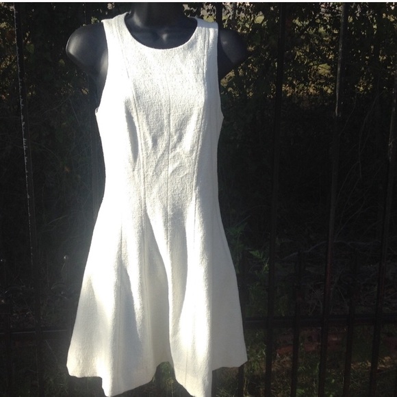 Theory Dresses & Skirts - Theory stunning spring dress!